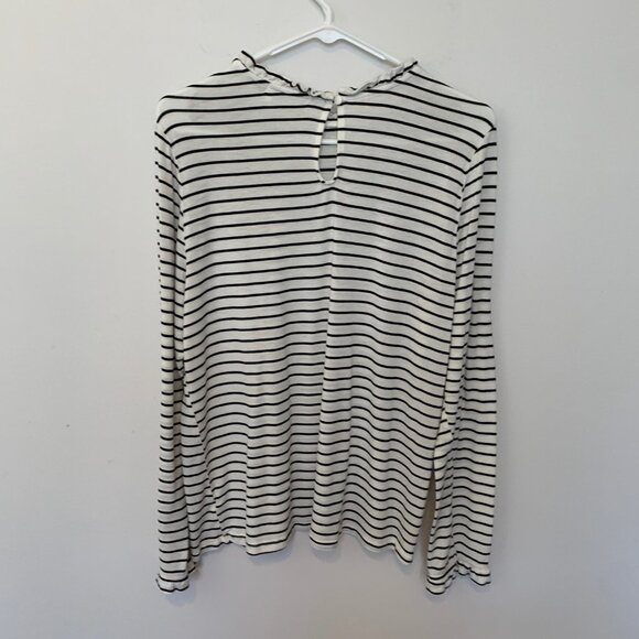 ๐ฑ 5 FOR $10. KALEIGH BLACK & WHITE STRIPED RAYON TOP SIZE XX-LARGE - Picture 3 of 4